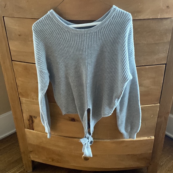 Hollister gray cable knit sweater with tie in back and balloon sleeves - Picture 2 of 5